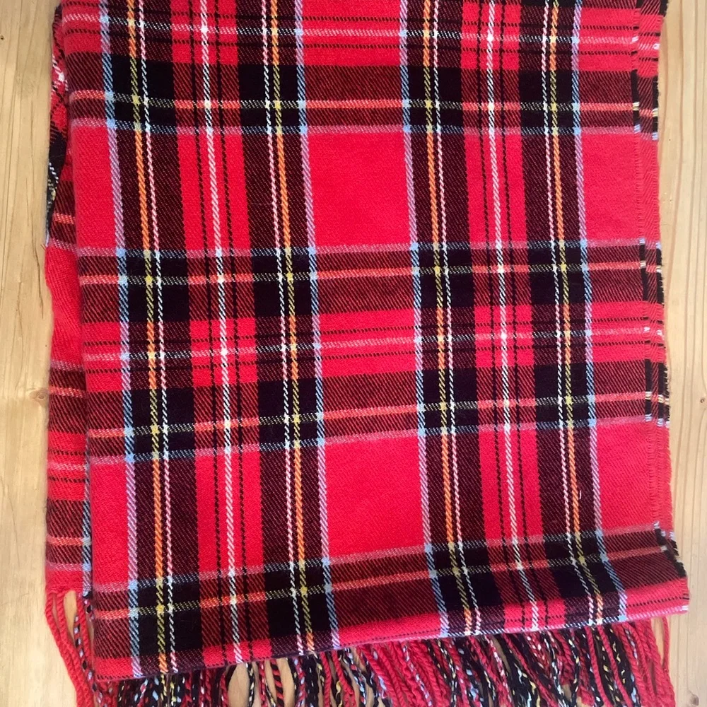 Women’s Plaid Red Tartan shawl with armholes fringe - Picture 3 of 7